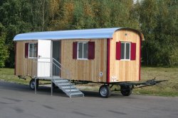 WEIRO® forest kindergarten trailer with 8 m long body, roof overhang.