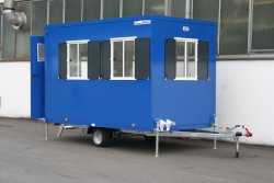 <h5>WEIRO® CUBIC</h5> as an unbraked trailer for high speeds with 5 plastic sliding windows.