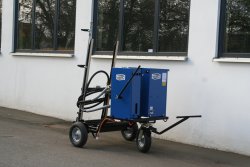 <h5>WEIRO® HS 20</h5>with large wheels and a handle tongue and block brake in front. The large tires make it easier to overcome curbs, for example. (Machine with custom paint).