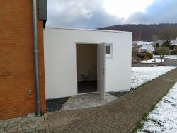 <h5>WEIRO® Container Typ C 30</h5>
WEIRO® Container Typ C 30
mit Putzfassade als barrierefreier WC-Container
