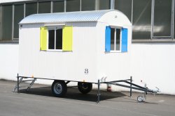 <h5>WEIRO® SINUS Typ B 22 </h5>  mit 3,50 m Aufbaulänge, Kugelkupplung, Holz-Außenverkleidung und individueller Farbgestaltung