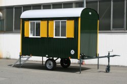 WEIRO® SOLID mit 3,5 m Aufbaulänge, Zugöse, Stützrad, KSt.-Schiebefenster und individueller Lackierung.