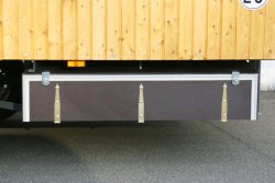 Gerätekasten unter dem Chassis, hier mit individueller Lackierung. 	 Gerätekasten unter dem Chassis, hier mit individueller Lackierung.