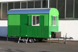 WEIRO® RASANT mit 4 m Aufbaulänge, Kugelkupplung, Zweifarbenlackierung, KSt.-Fenster, Gerätekiste. 	 WEIRO® RASANT mit 4 m Aufbaulänge, Kugelkupplung, Zweifarbenlackierung, KSt.-Fenster, Gerätekiste.