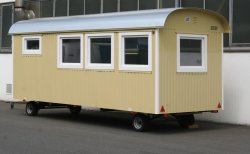 WEIRO® SOLID mit 7 m Aufbaulänge, Zugöse, Dachüberstand, Kst.-Drehkippfenster mit Isolierverglasung.