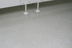 <br>Optionale fugenlose Bodenbeschichtung, als Wanne ausgebildet.