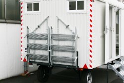 <br>Optionale Transporthalterung für Treppen und 2 Geländer.