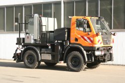 <h5>Weiro® HK 1000 PH</h5>mit isoliertem 1000 l Bindemitteltank auf Unimog U 20.