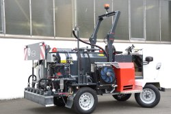 <br>Die kompakte Bauform mit trotzdem für Wartungszwecke gut zugänglichen Komponenten ist ein herausragendes Merkmal der Baureihe TM.<br><p1>Die hier abgebildete Maschine enthält Sonderausstattungen.