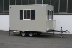 <h5>WEIRO® CUBIC </h5>with tandem chassis and propane gas heater (front view).