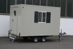 <h5>WEIRO® CUBIC</h5> with tandem chassis and propane gas heater (rear view).