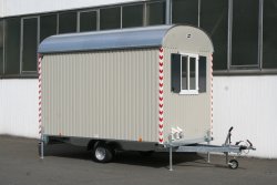 <h5>WEIRO® RASANT</h5>single axle with a body length of 3.50 m, ball hitch, and galvanized chassis.