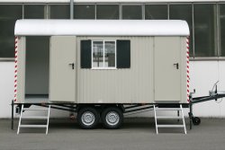 <h5>WEIRO® RASANT</h5>with tandem axle, a body length of 5 m, DIN trailer coupling ring, with staff and equipment compartment.