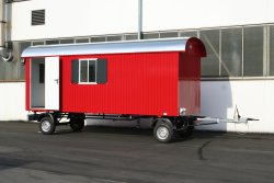 <h5>WEIRO® RASANT</h5>two axle with a body length of 6 m, DIN drawbar eye and overrun brake, roof overhang, custom paint.