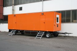 <h5>WEIRO® RASANT</h5>two axle with a body length of 8.60 m, DIN drawbar eye and air brake system, roof overhang, custom paint.